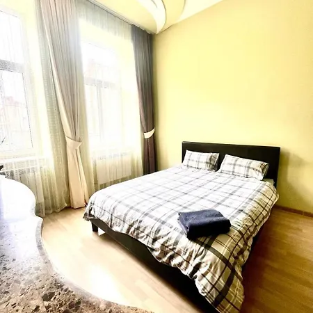 Kotlyarska Apartment *